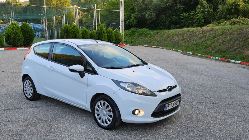 Ford Fiesta 1.6 Hdi Klimatik/Facelift, снимка 9 - Автомобили и джипове - 51386474