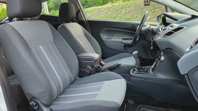 Ford Fiesta 1.6 Hdi Klimatik/Facelift, снимка 14 - Автомобили и джипове - 51386474