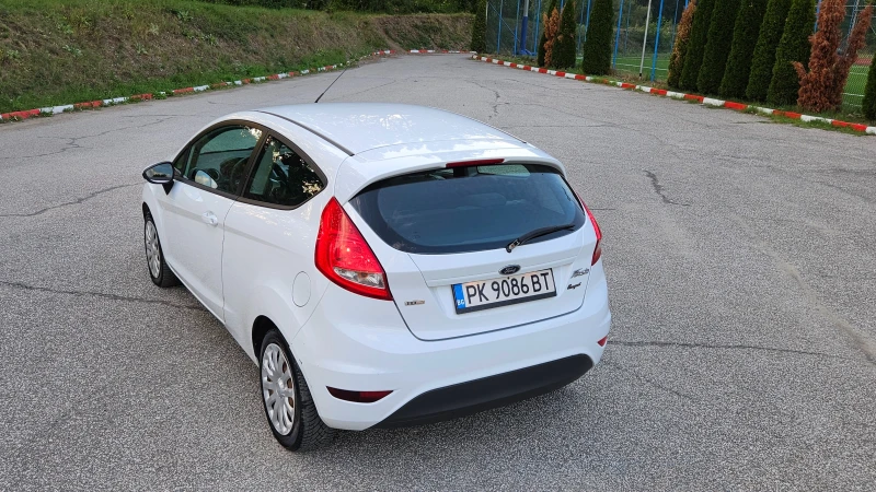 Ford Fiesta 1.6 Hdi Klimatik/Facelift, снимка 5 - Автомобили и джипове - 51386474