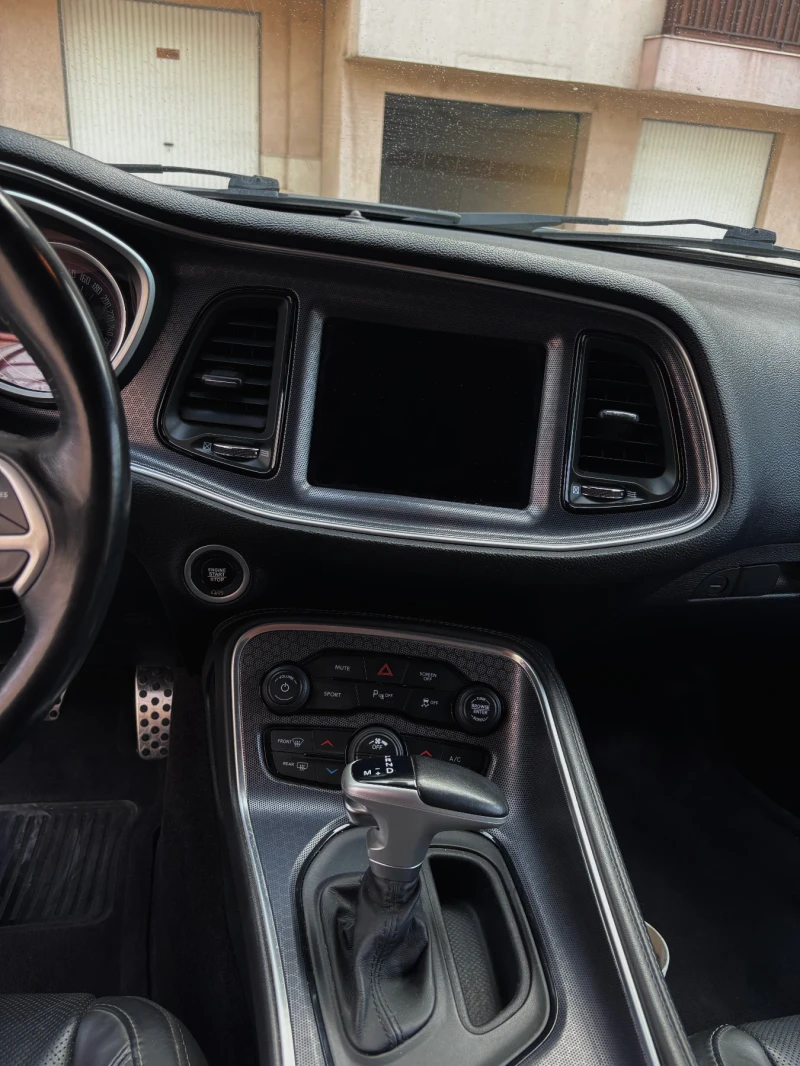 Dodge Challenger, снимка 8 - Автомобили и джипове - 52260179