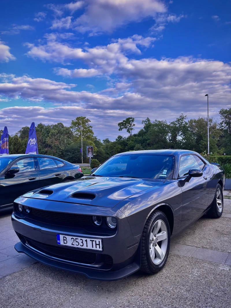 Dodge Challenger, снимка 2 - Автомобили и джипове - 52260179