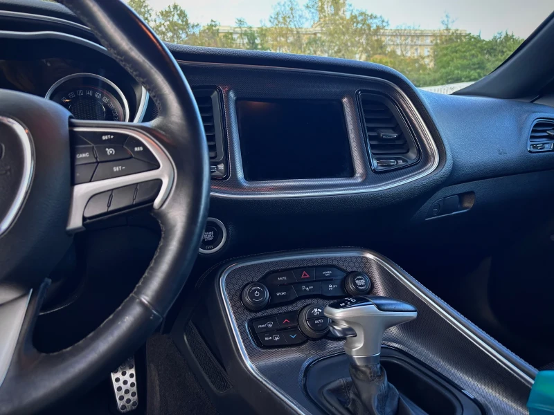 Dodge Challenger, снимка 6 - Автомобили и джипове - 52260179