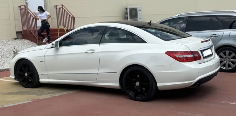 Mercedes-Benz E 350 CDI, снимка 3 - Автомобили и джипове - 52296823