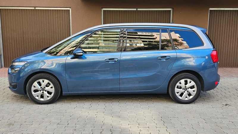 Citroen Grand C4 Picasso 1.2 Petrol 7 места, снимка 2 - Автомобили и джипове - 52729445