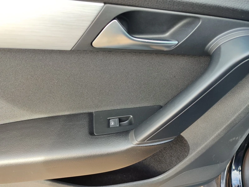 VW Passat 2.0TDI 4?4, снимка 15 - Автомобили и джипове - 52737721