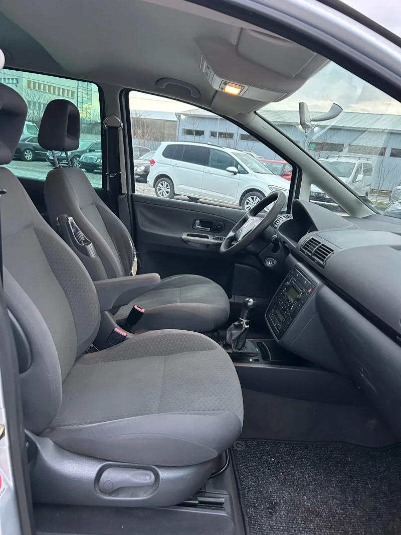 VW Sharan 1.8T 150ps 7МЕСТА, снимка 14 - Автомобили и джипове - 52968184