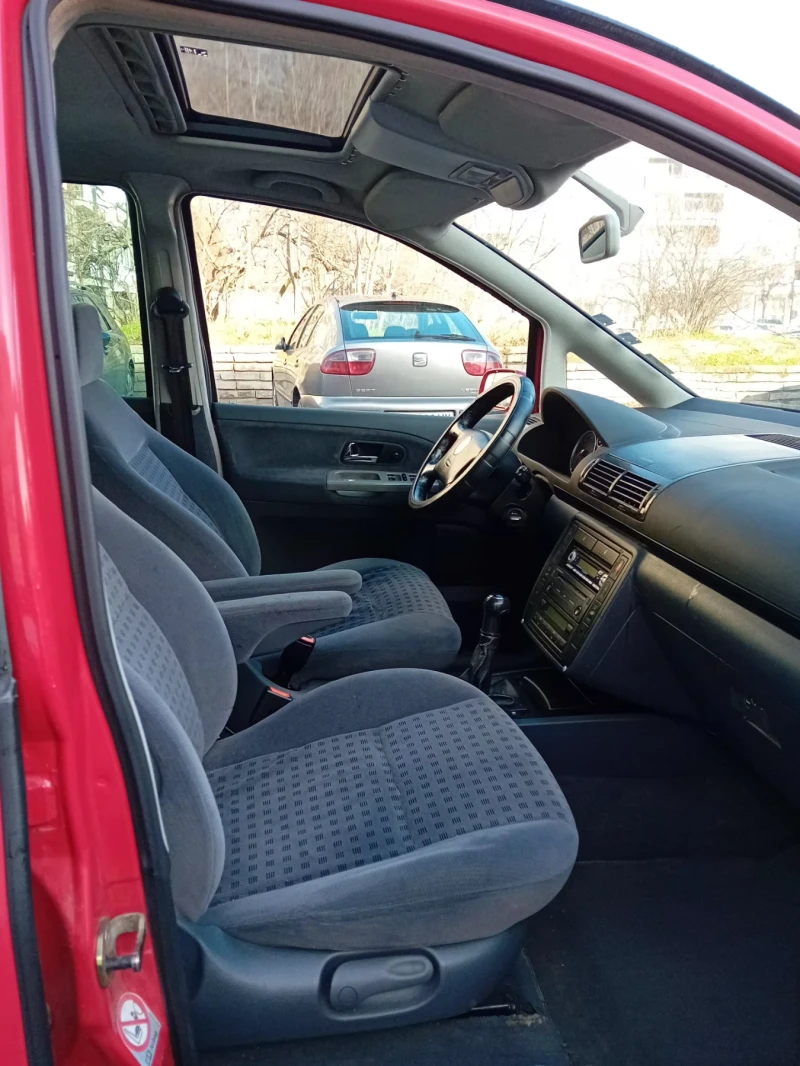 VW Sharan 1.9TDI 116к.с 7-МЕСТЕН ТЕГЛИЧ , снимка 8 - Автомобили и джипове - 53218178