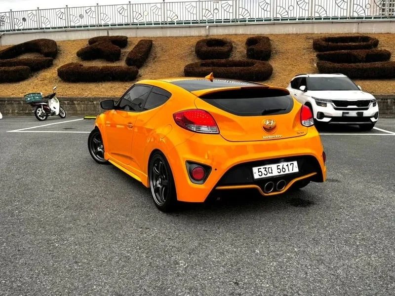 Hyundai Veloster  Veloster Turbo Gdi Extreme, снимка 2 - Автомобили и джипове - 54836279