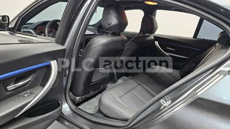 BMW 320 M ПАКЕТ / ЛИЗИНГ / ЦЕНА ДО БЪЛГАРИЯ, снимка 12 - Автомобили и джипове - 55431531