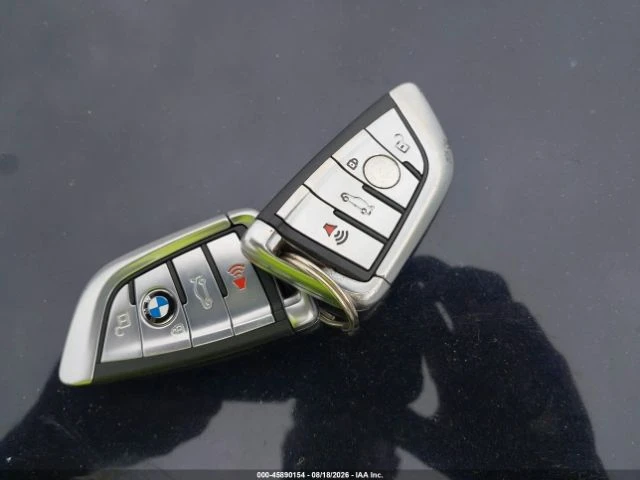 BMW 750 4, 4 V8 xDrive, снимка 11 - Автомобили и джипове - 55978528