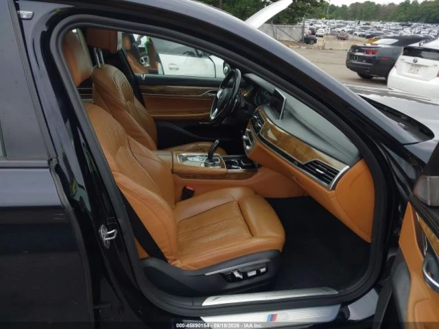 BMW 750 4, 4 V8 xDrive, снимка 5 - Автомобили и джипове - 55978528