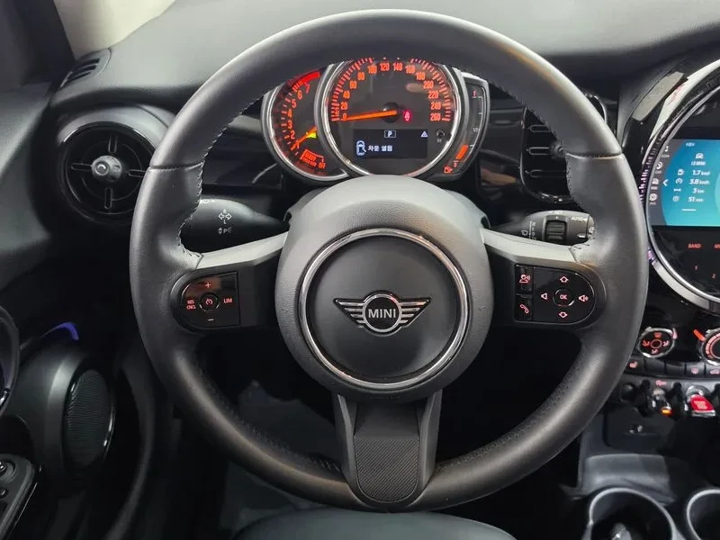 Mini Cooper 1.5, снимка 13 - Автомобили и джипове - 56324938