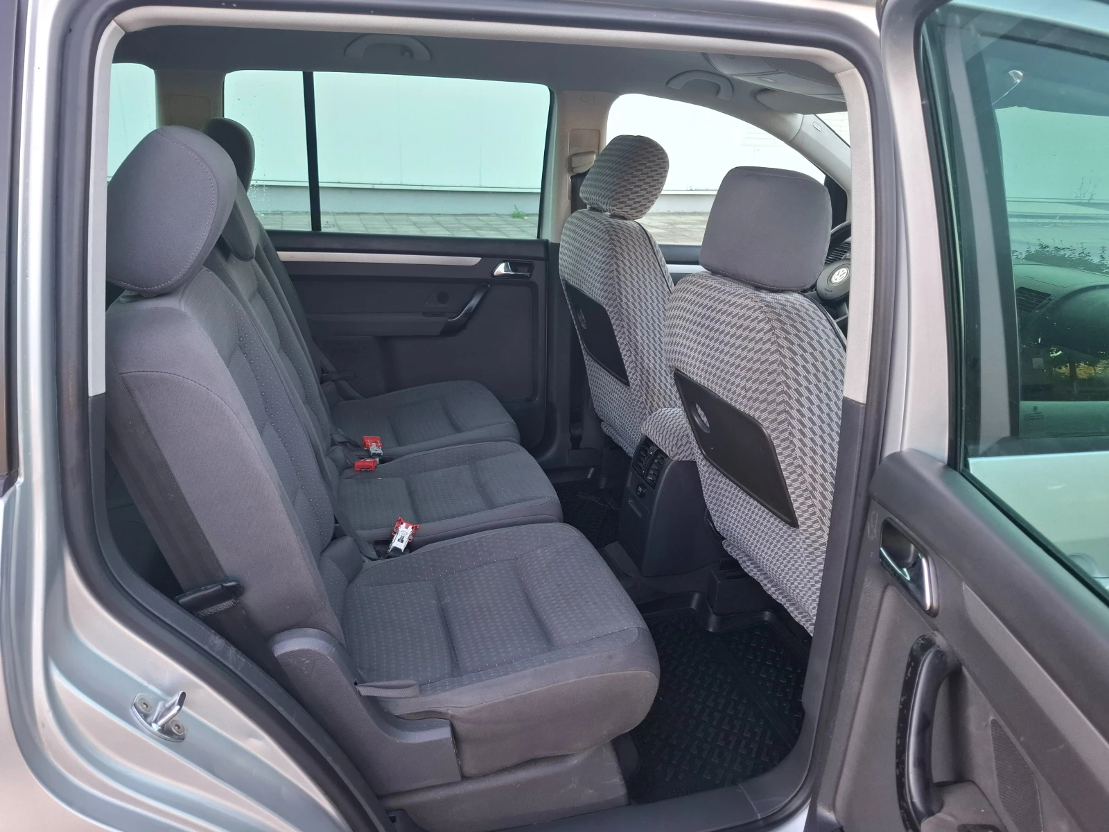 VW Touran 1.9tdi 6ск.7мес. - изображение 10