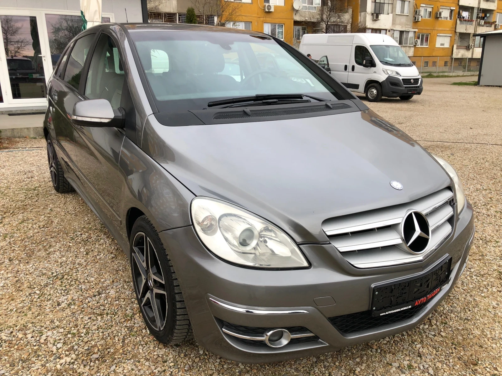 Mercedes-Benz B 200 ФЕЙСЛИФТ/2.0 CDI-6 ck/AVANGARDE-КАТО НОВА - изображение 3