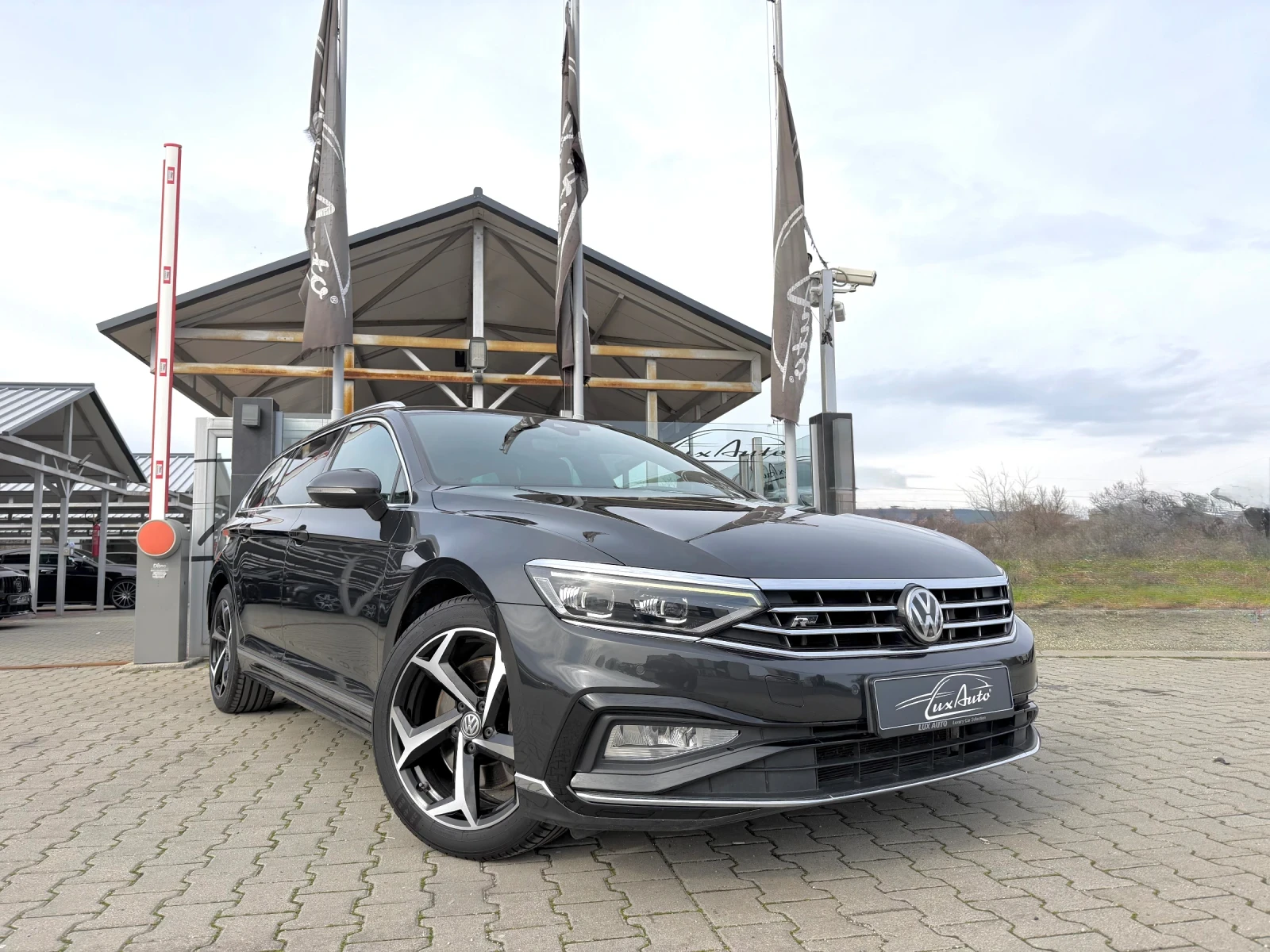 VW Passat Bi-TURBO#4MOTION#EXECUTIVE#R-LINE#iQ-LIGHT | Mobile.bg � ����������� 1