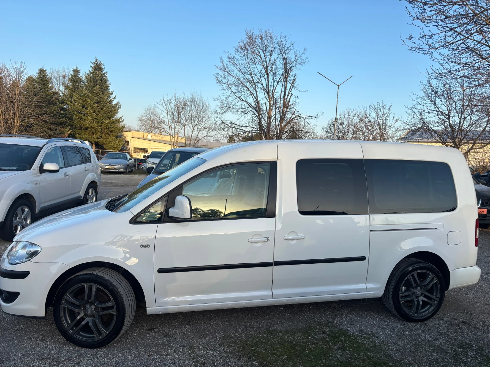 VW Caddy 2009+ 1.9TDI+ 105+ ФЕЙС+ MAXI+ З.ГУМИ, снимка 7 - Автомобили и джипове - 53829556