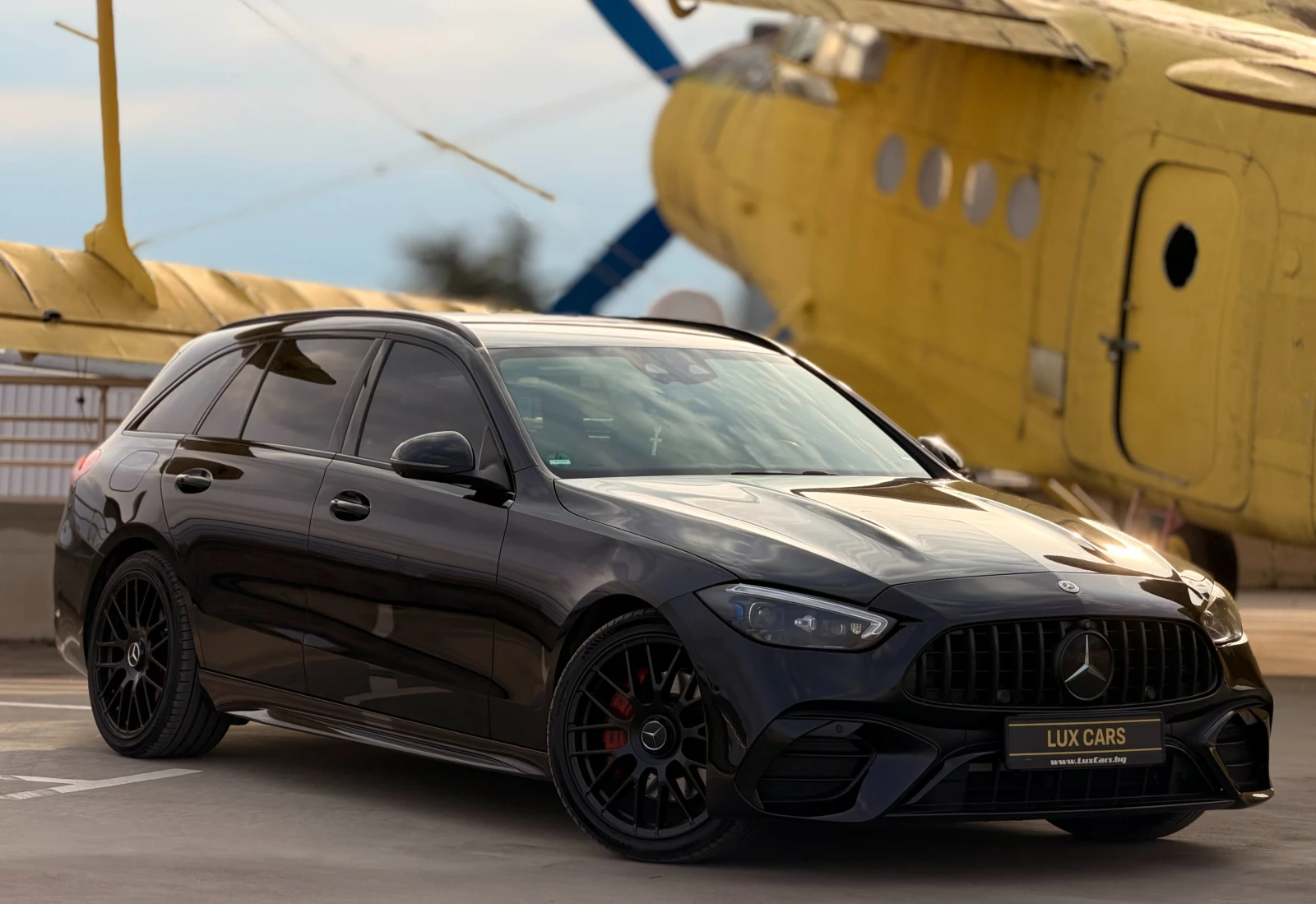 Mercedes-Benz C 300 -63 AMG pack-Digital-Ambient-Distronic-Burmester-