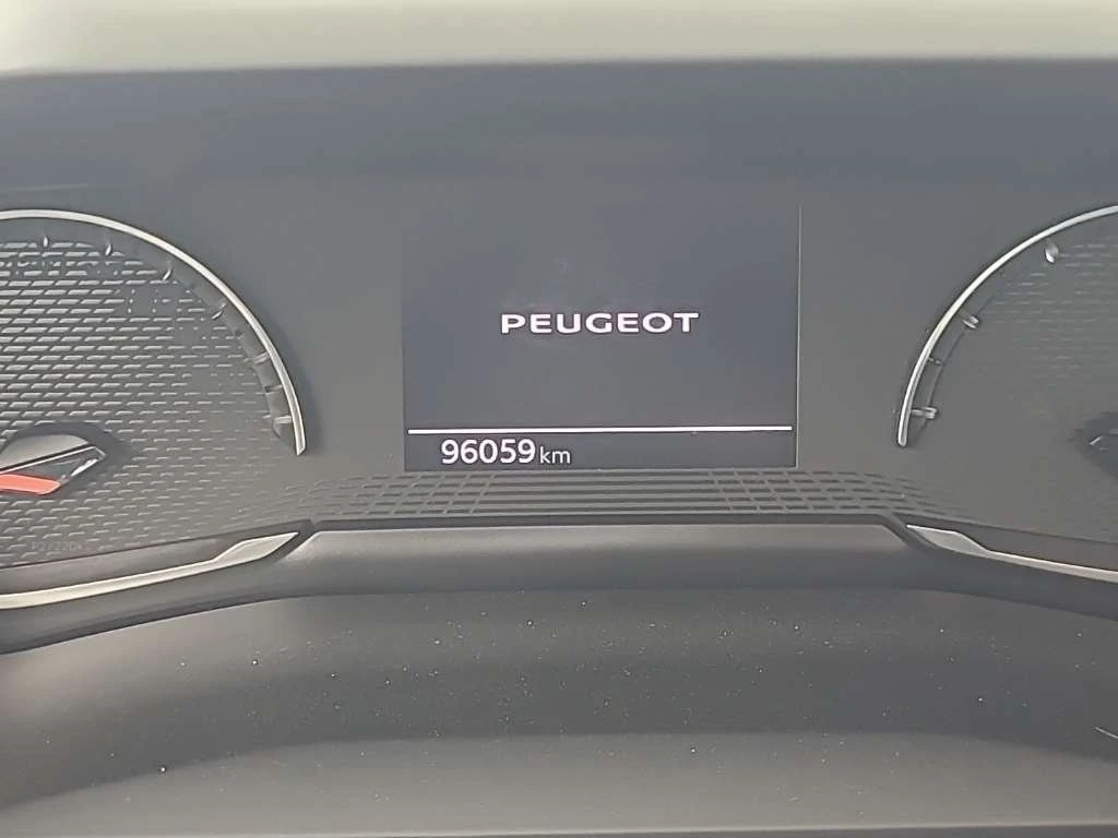 Peugeot 208 1.2i Active Pack , снимка 10 - Автомобили и джипове - 54252579