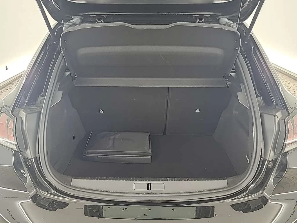 Peugeot 208 1.2i Active Pack , снимка 11 - Автомобили и джипове - 54252579