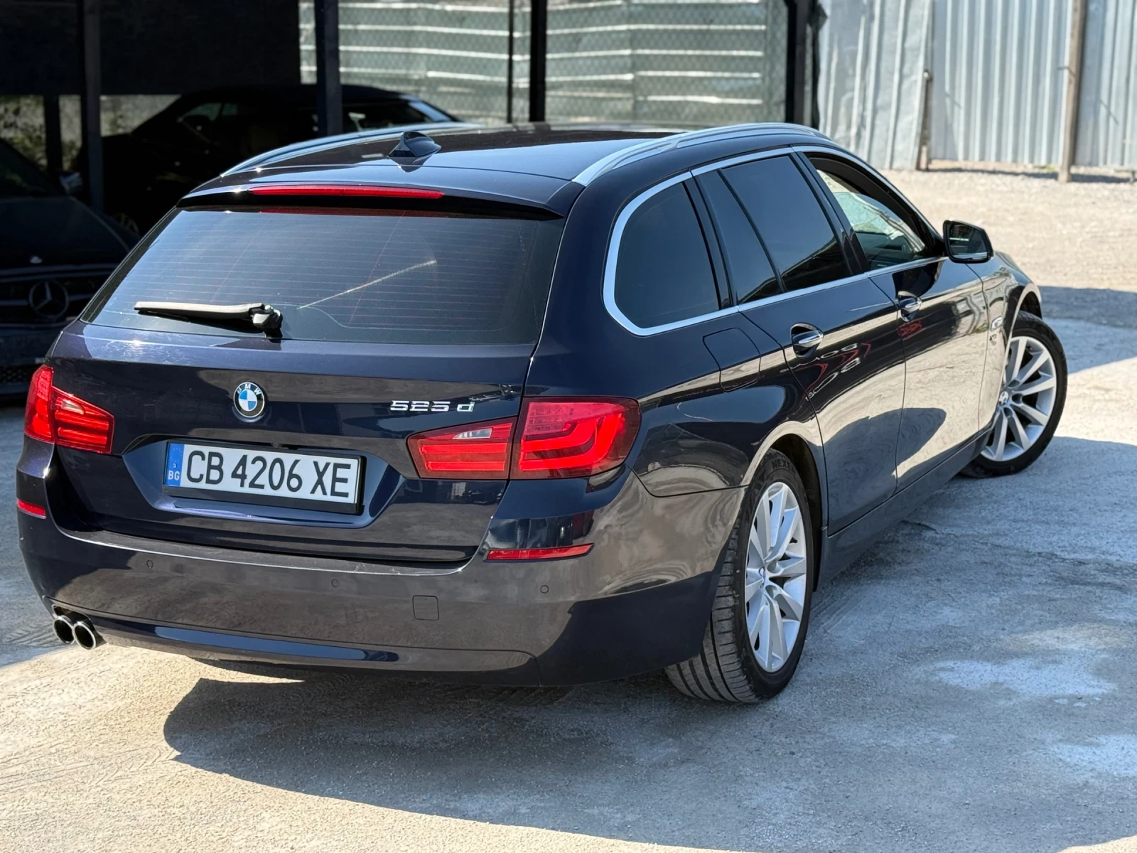 BMW 525 Автомат* X-Drive* Кожа* F1* Star/Stop* M-Pack* , снимка 6 - Автомобили и джипове - 54844288