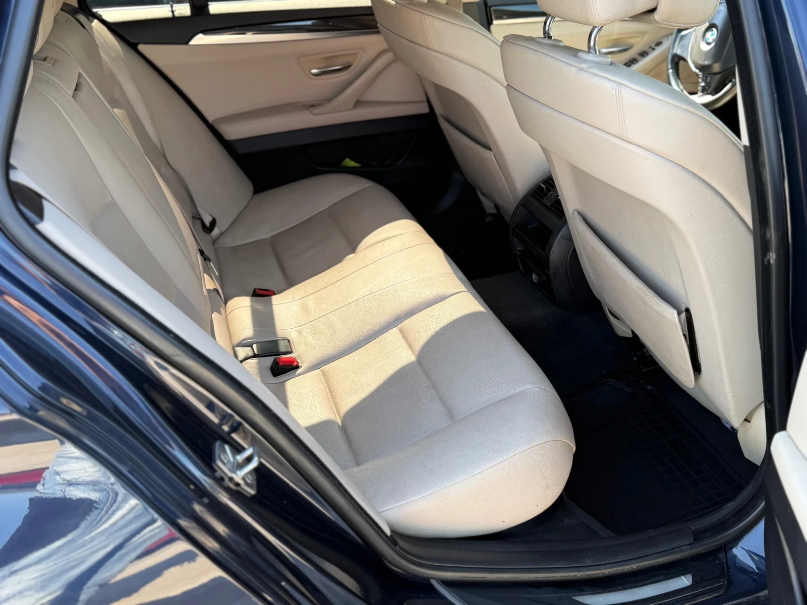 BMW 525 Автомат* X-Drive* Кожа* F1* Star/Stop* M-Pack* , снимка 10 - Автомобили и джипове - 54844288