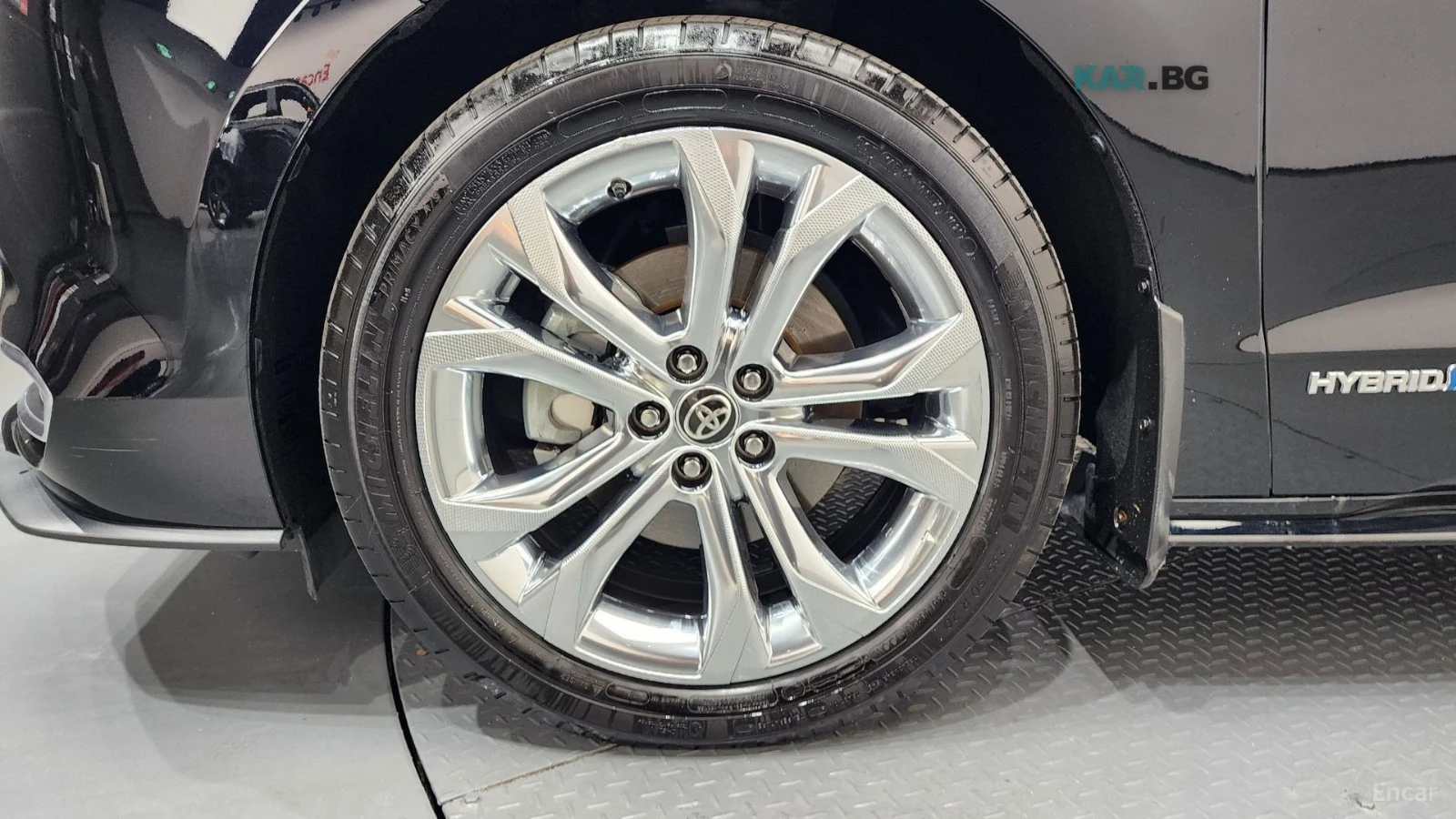 Toyota Sienna 2.5 HYBRID/HUD/360/ПОДГРЕВ/ОБДУХВАНЕ/TV, снимка 7 - Автомобили и джипове - 54902551