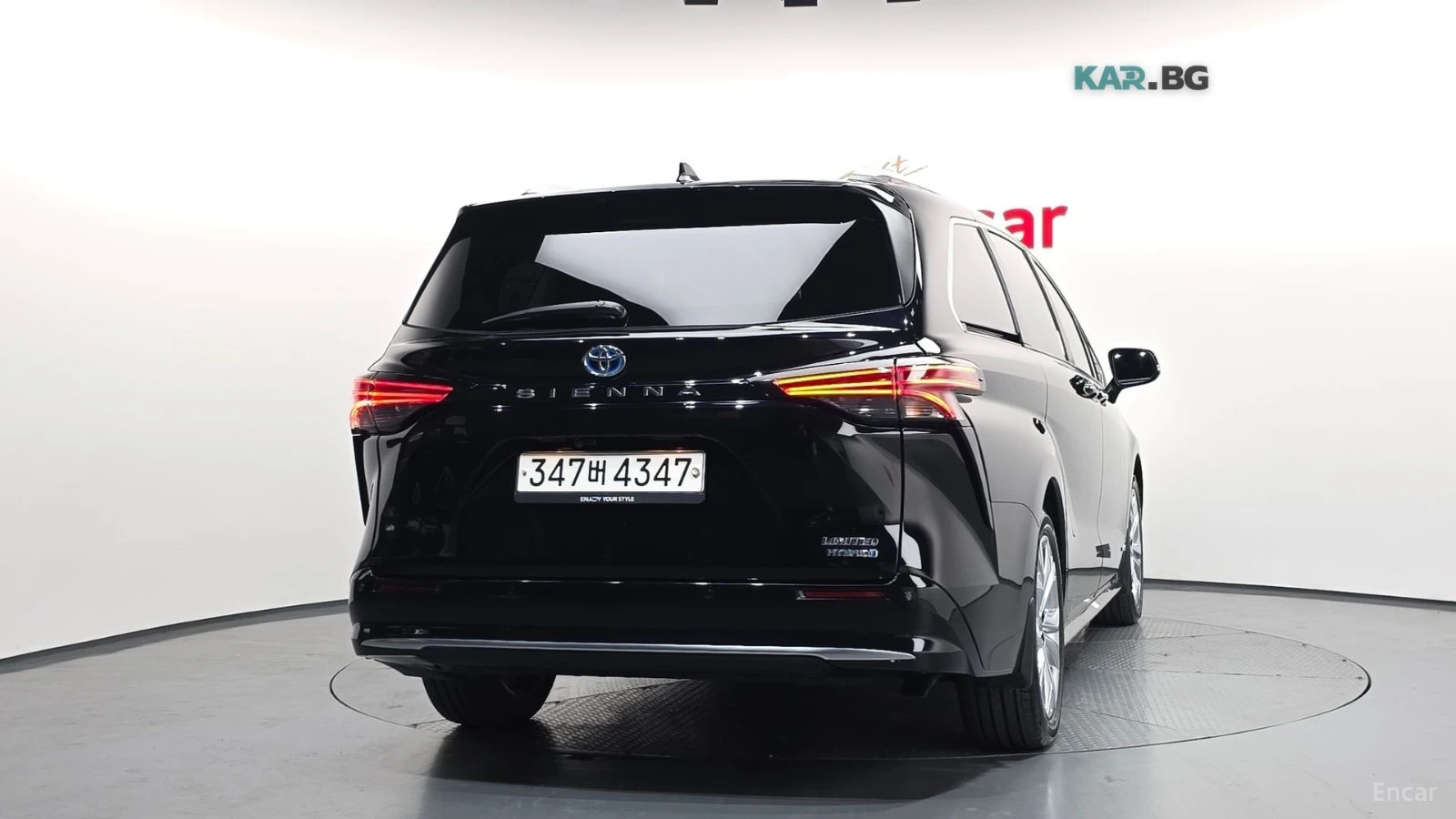 Toyota Sienna 2.5 HYBRID/HUD/360/ПОДГРЕВ/ОБДУХВАНЕ/TV, снимка 4 - Автомобили и джипове - 54902551