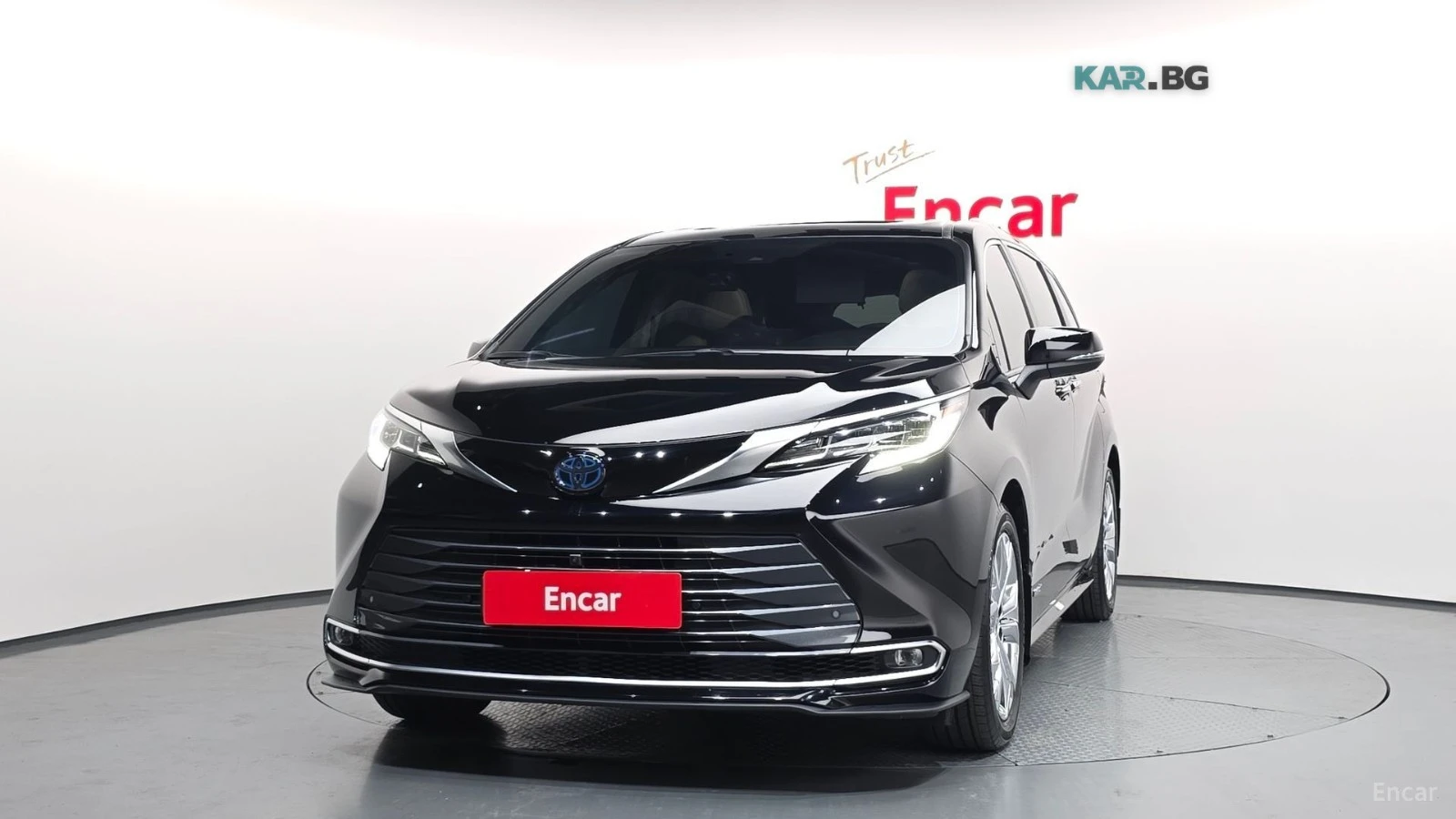 Toyota Sienna 2.5 HYBRID/HUD/360/ПОДГРЕВ/ОБДУХВАНЕ/TV, снимка 3 - Автомобили и джипове - 54902551