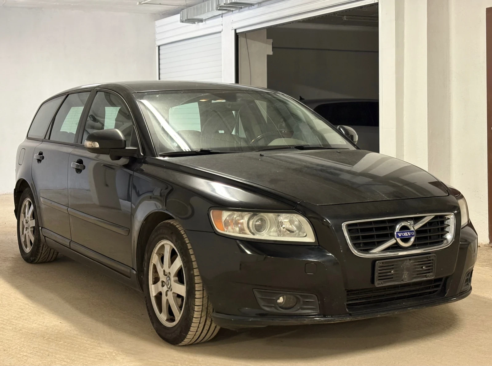 Volvo V50 * D2 * 115к.с * СЕРВИЗНА ИСТОРИЯ * МЪРТВА ТОЧКА * , снимка 3 - Автомобили и джипове - 55239562