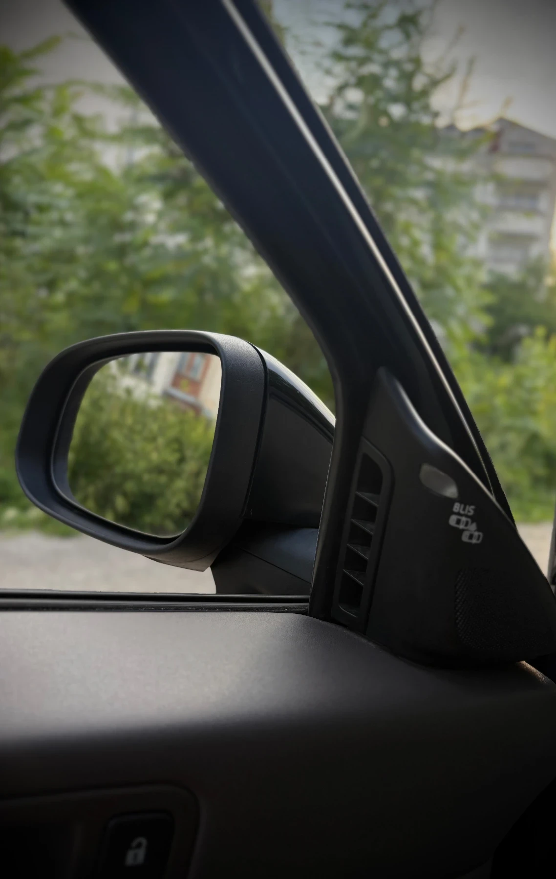 Volvo V50 * D2 * 115к.с * СЕРВИЗНА ИСТОРИЯ * МЪРТВА ТОЧКА * , снимка 15 - Автомобили и джипове - 55422860