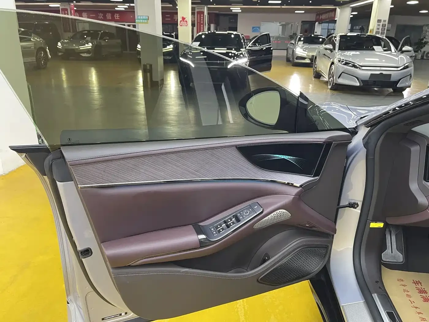 Denza 9 GT 630 AWD Pro Edition | �������� | 360 ������ |  | Mobile.bg � ����������� 3