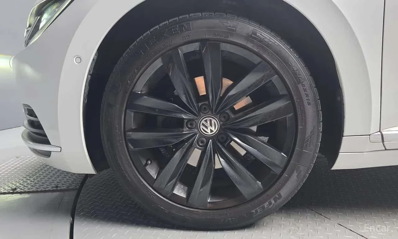 VW Arteon * 2.0 TDI Prestige * Обдухване * 360 * Head up  , снимка 5 - Автомобили и джипове - 56310894