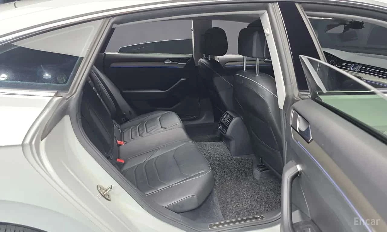 VW Arteon * 2.0 TDI Prestige * Обдухване * 360 * Head up  , снимка 13 - Автомобили и джипове - 56310894