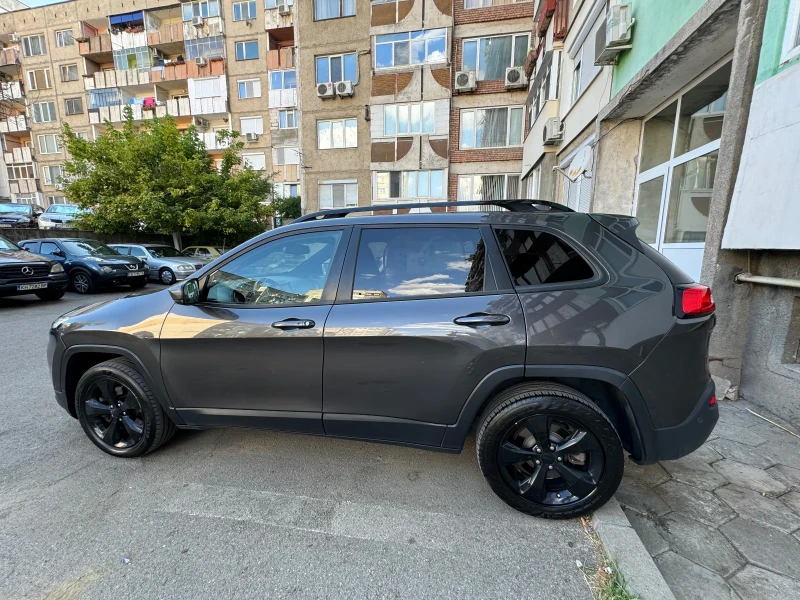 Jeep Cherokee Overland Night Eagle, снимка 8 - Автомобили и джипове - 46813638