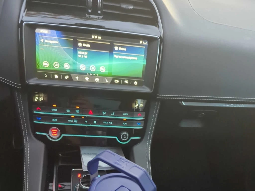 Jaguar F-PACE * R Sport * CARFAX * БЕЗ ПЪРВОНАЧАЛНА ВНОСКА - изображение 9