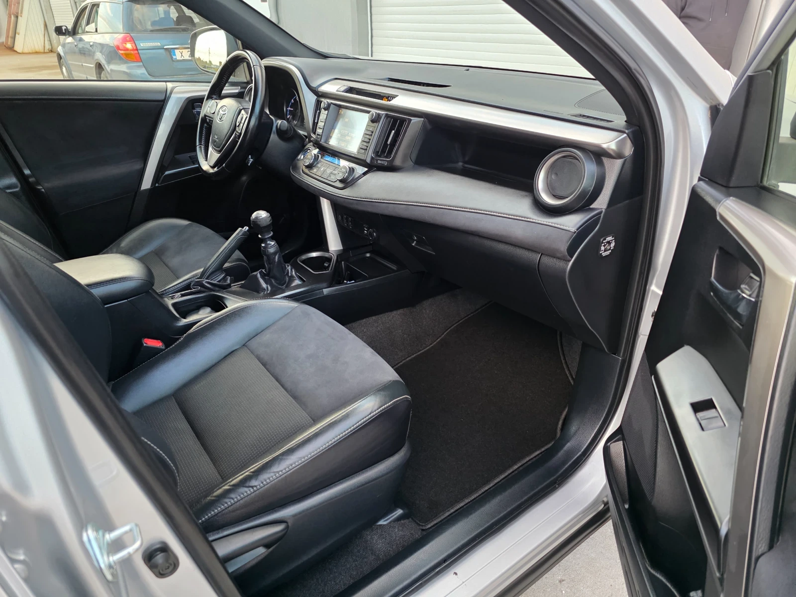 Toyota Rav4 2.0D-4D Face - изображение 7