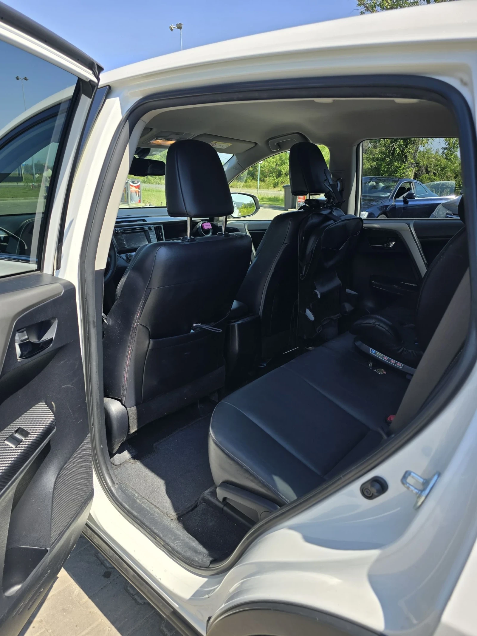 Toyota Rav4 2.2 D-CAT 150 hp, снимка 9 - Автомобили и джипове - 53738271