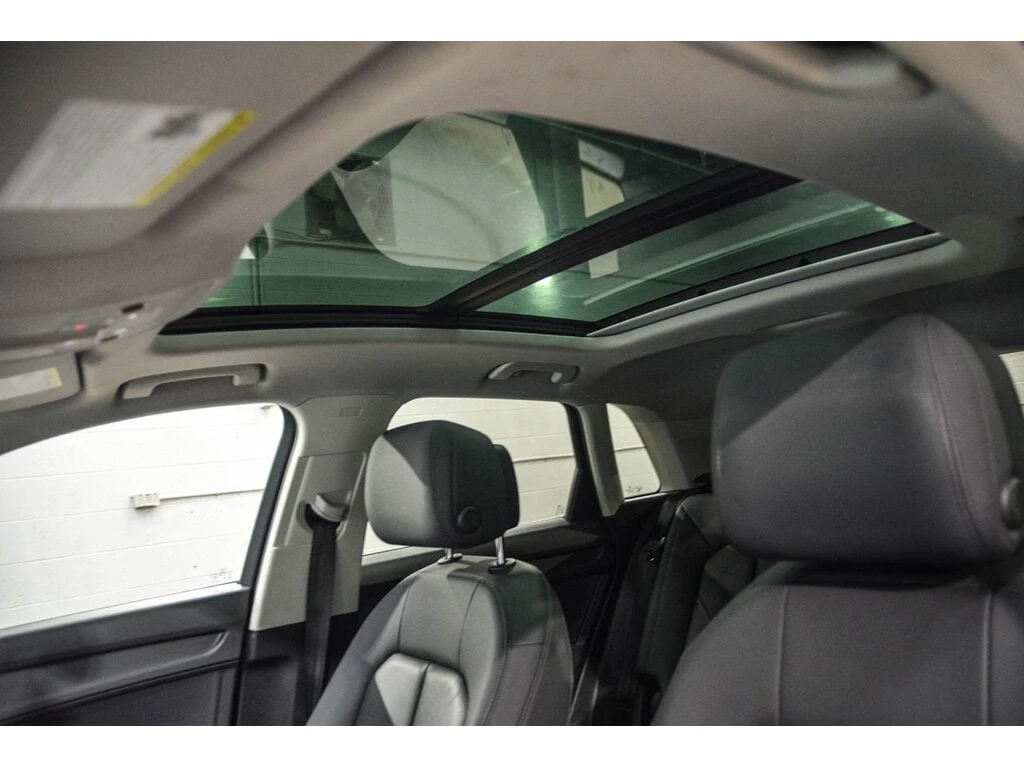 Audi Q3 * KOMFORT QUATTRO / KOMFORT QUATTRO * CARFAX * ЦЕН, снимка 16 - Автомобили и джипове - 53947260