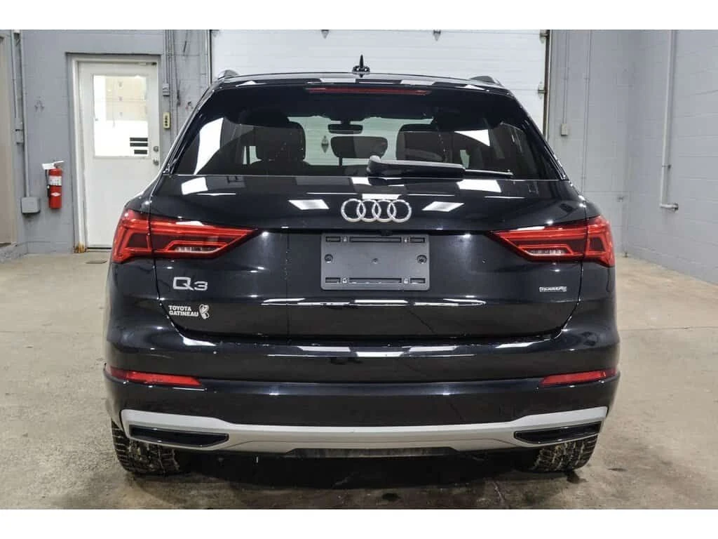 Audi Q3 * KOMFORT QUATTRO / KOMFORT QUATTRO * CARFAX * ЦЕН, снимка 7 - Автомобили и джипове - 53947260