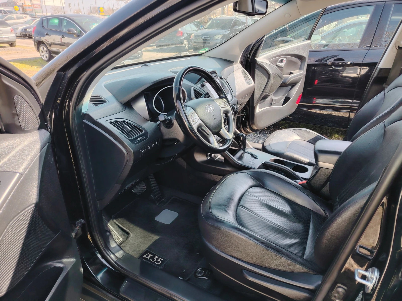 Hyundai IX35 2.0i, снимка 6 - Автомобили и джипове - 53995139