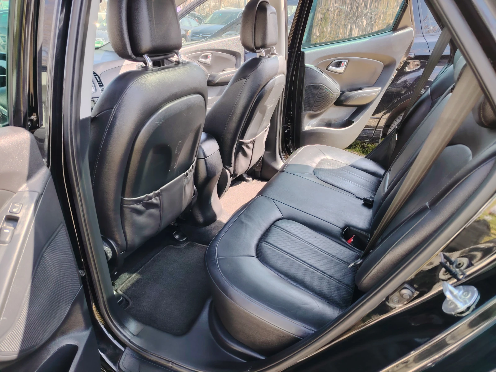 Hyundai IX35 2.0i, снимка 7 - Автомобили и джипове - 53995139