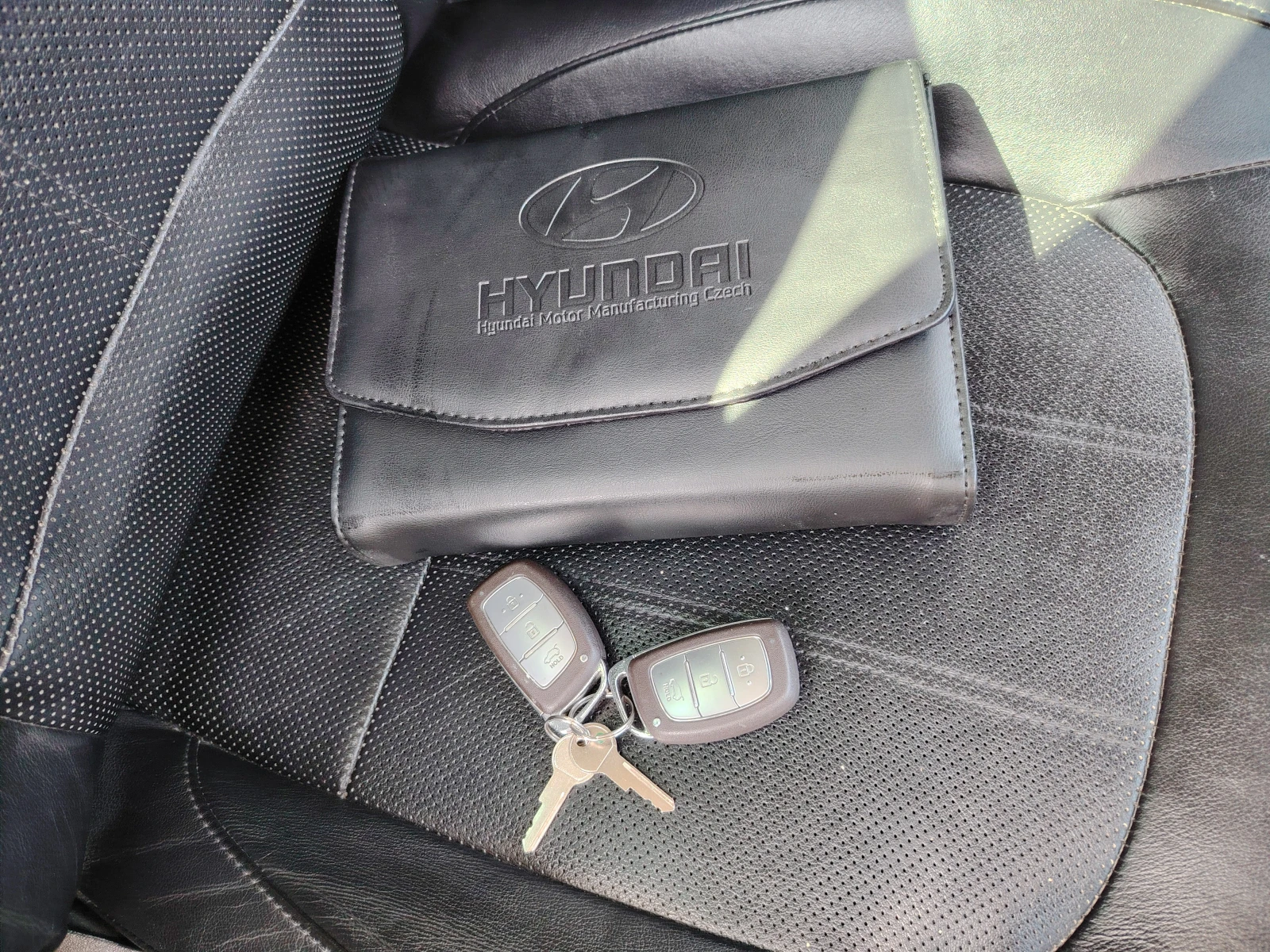 Hyundai IX35 2.0i, снимка 13 - Автомобили и джипове - 53995139