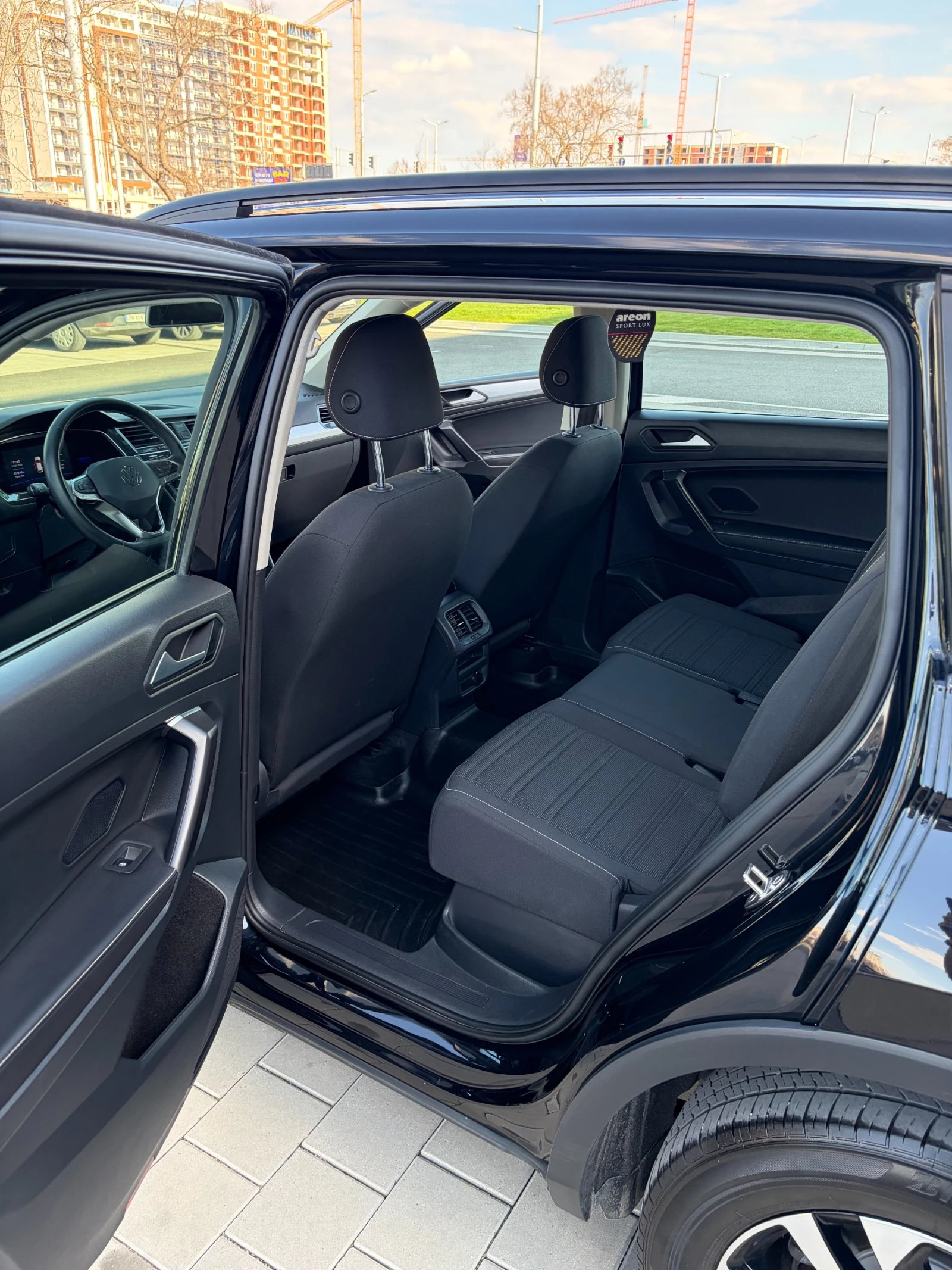 VW Tiguan 2.0T, 4Motion, снимка 10 - Автомобили и джипове - 54100482