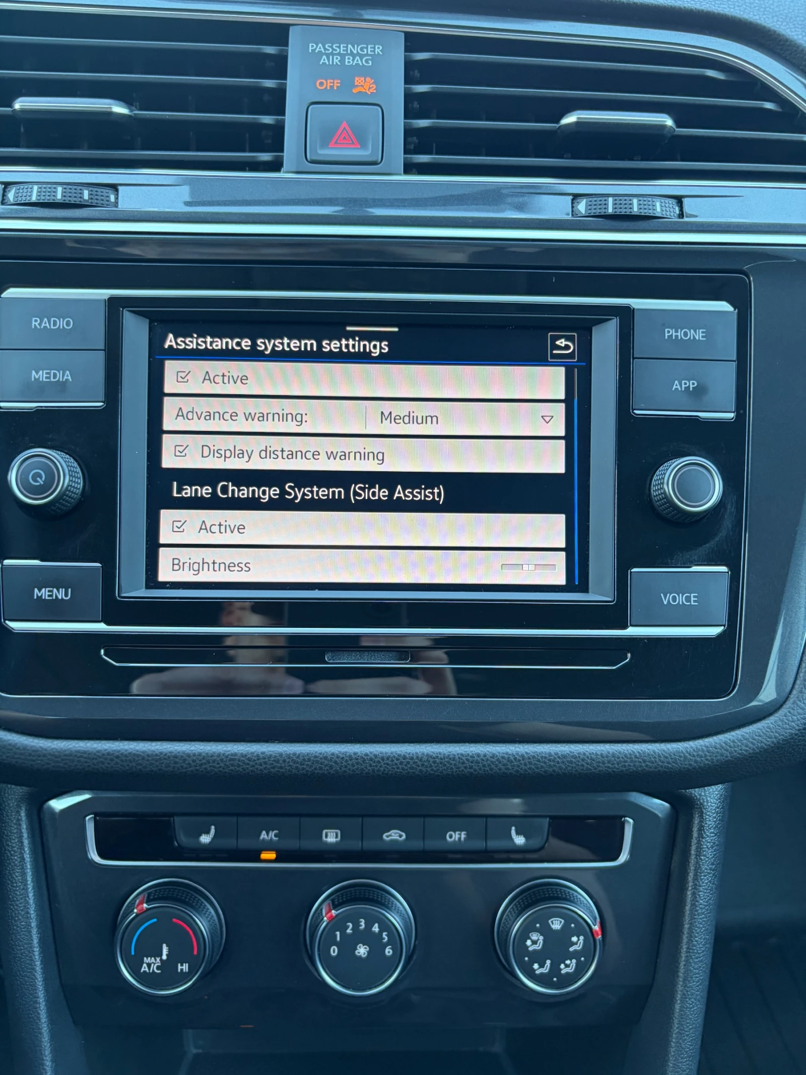 VW Tiguan 2.0T, 4Motion, снимка 15 - Автомобили и джипове - 54100482