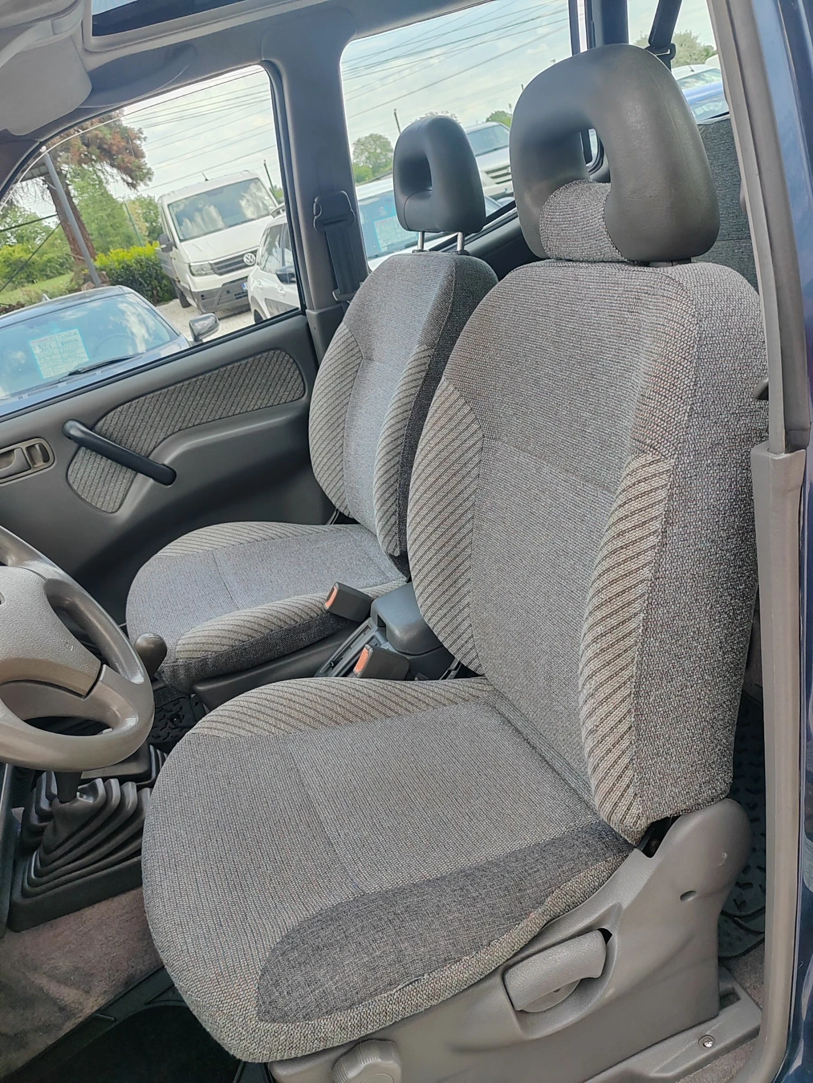 Nissan Terrano 2.4, 116к.с. 4х4, снимка 8 - Автомобили и джипове - 54579269