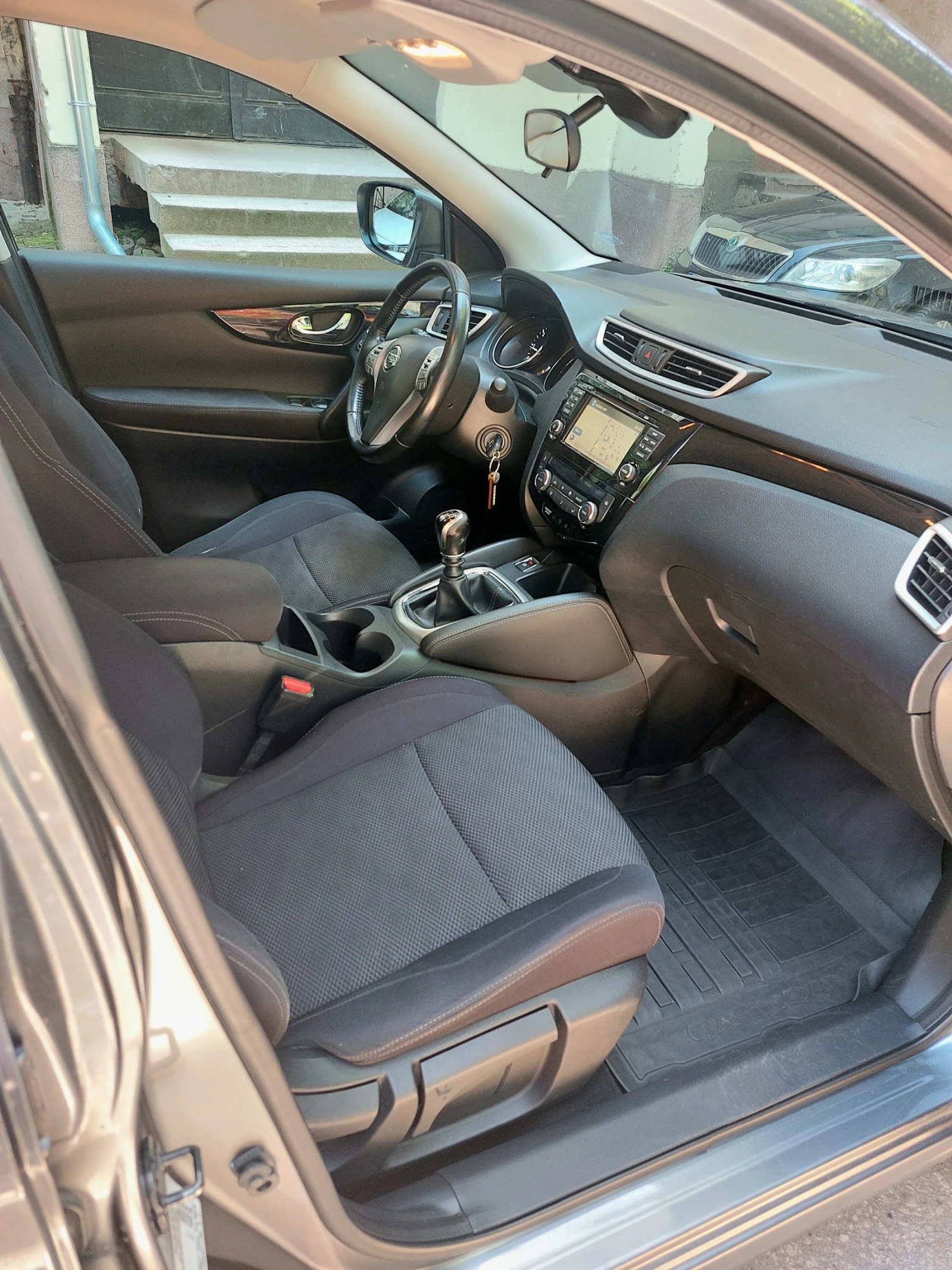 Nissan Qashqai 1 собственик, снимка 9 - Автомобили и джипове - 54869496