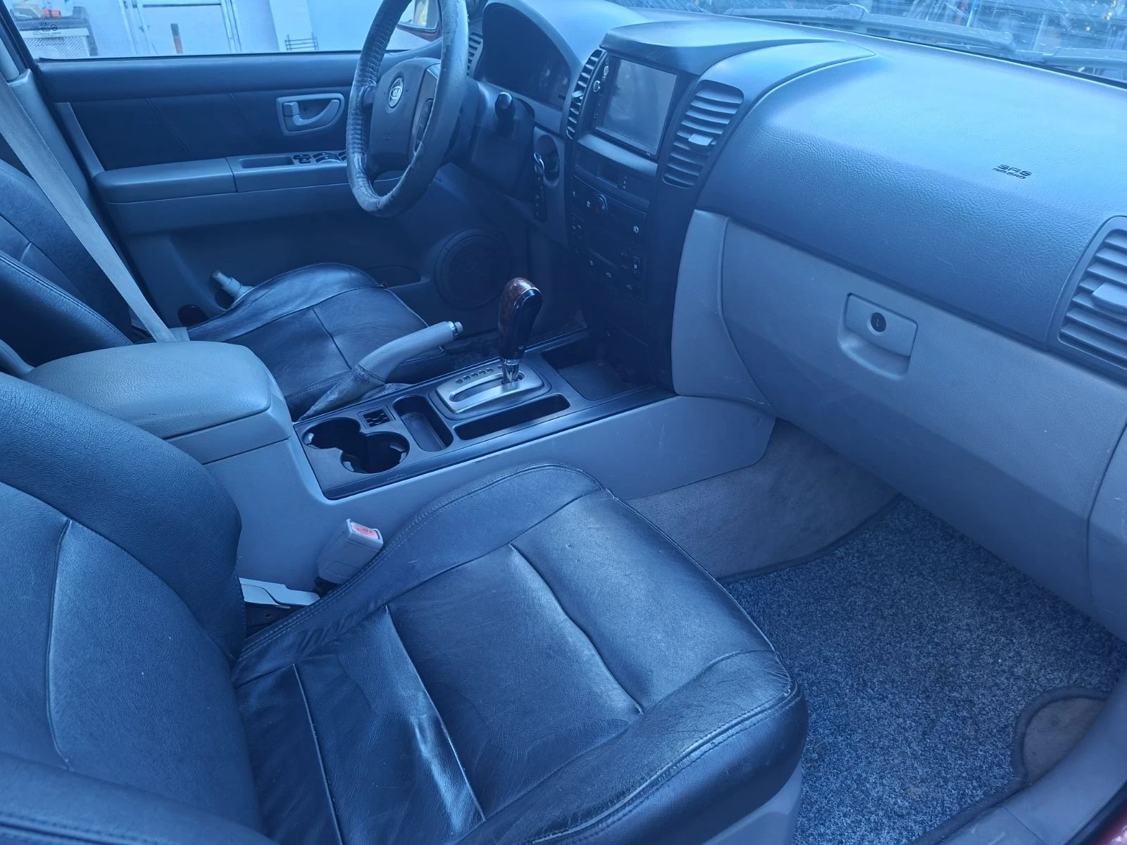 Kia Sorento 3.5, снимка 9 - Автомобили и джипове - 55122351