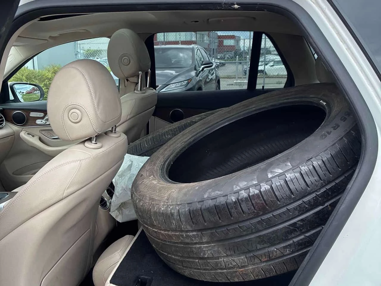 Mercedes-Benz GLC 300 CARFAX/КЛИП/ОТ ГЛАВНО ПРЕДСТАВИТЕЛСТВО , снимка 17 - Автомобили и джипове - 55468469