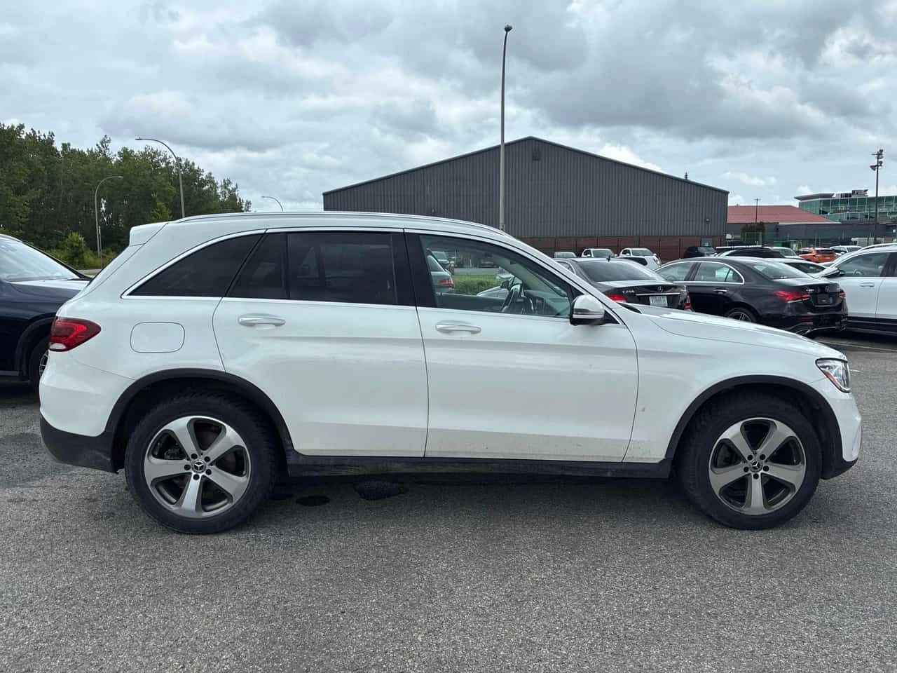Mercedes-Benz GLC 300 CARFAX/КЛИП/ОТ ГЛАВНО ПРЕДСТАВИТЕЛСТВО , снимка 3 - Автомобили и джипове - 55468469