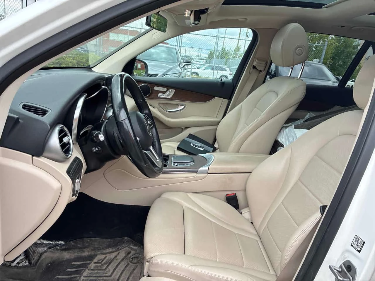 Mercedes-Benz GLC 300 CARFAX/КЛИП/ОТ ГЛАВНО ПРЕДСТАВИТЕЛСТВО , снимка 16 - Автомобили и джипове - 55468469